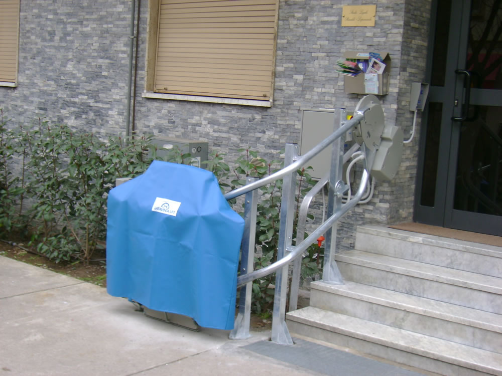 outdoor stairlift